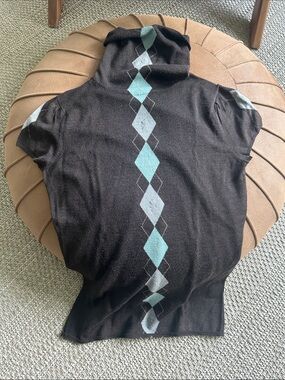 Facconable Capped Sleeve Turtleneck Sweater with Aqua Argyle Stripe